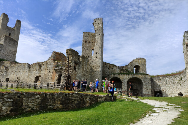 Návštěvníci dobývají hrad (červen 2021)