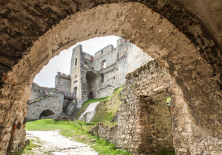 Pohled od páté hradní brány | © Jaroslav Vogeltanz